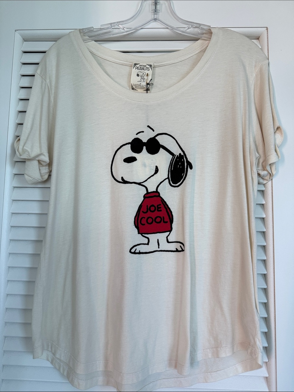 Daydreamer Vintage Peanuts Joe Cool Cream Short Sleeve Tee! NWT!